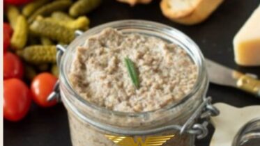 Màu kem Tách cà phê đơn sơ Bài đăng Facebook (8)